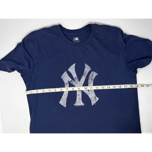MLB Genuine Merchandise New York Yankees T-shirt Size M Pre-Owned fair condition - Picture 4 of 6